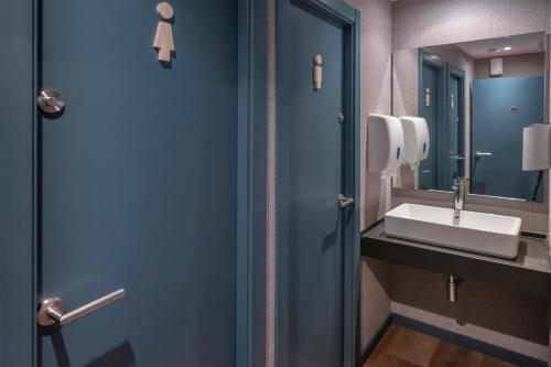 Koupelna v ubytování Hostal Operaramblas