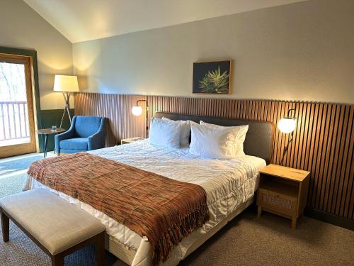 Postel nebo postele na pokoji v ubytování Minnewaska Lodge