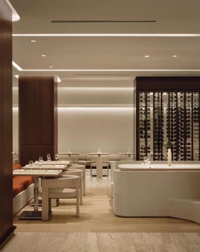 Gallery image of Vogue Hotel Montreal Downtown, Curio Collection by Hilton in Montréal