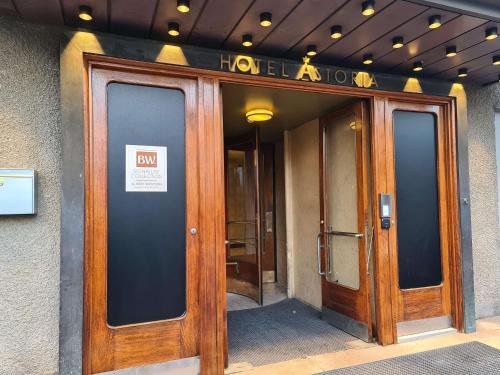 Facaden eller indgangen til Hotel Astoria, Best Western Signature Collection