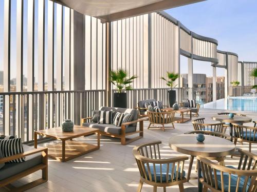 Bazén v ubytování Mercure Dubai Deira nebo v jeho okolí