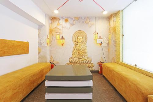 Postel nebo postele na pokoji v ubytování Hotel Smart Inn-Near Delhi Airport