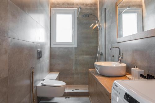 Alimos 2BR Apartment with Splendid Sea View by UPSTREET