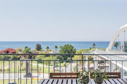 Alimos 2BR Apartment with Splendid Sea View by UPSTREET