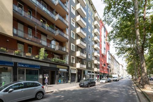 GuestHost - Corso Lodi Modern Apartment with Balcony