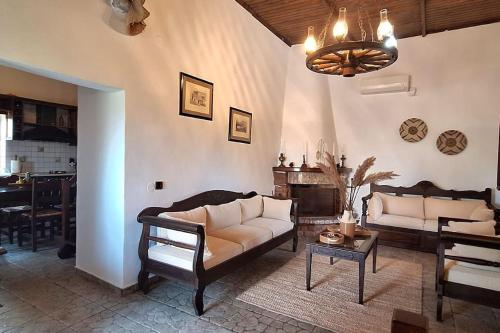 Χώρος καθιστικού στο Kitta Towerhouse