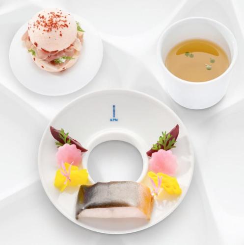 ホテルの敷地内または近くでの食事または食べ物