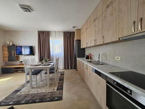 Η κουζίνα ή μικρή κουζίνα στο Apartman Andjela