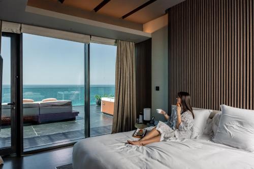 Postel nebo postele na pokoji v ubytování Banyan Tree Dubai at Bluewaters