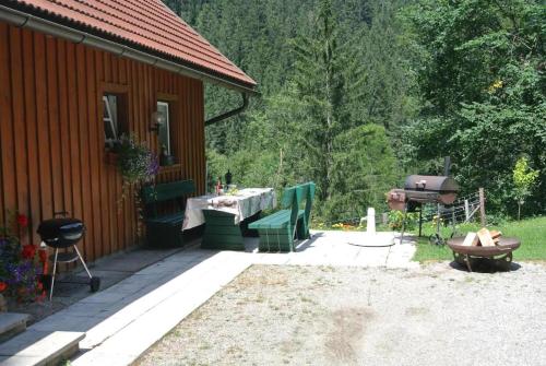 Un jardín fuera de Ferienhaus Waldenstein 1