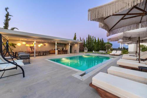 Πισίνα στο ή κοντά στο Villa Nikoli
