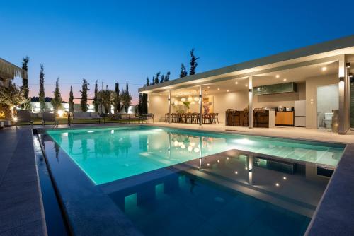 Πισίνα στο ή κοντά στο Villa Nikoli