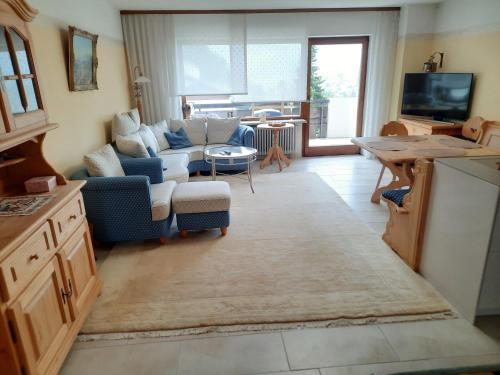 Μια τηλεόραση ή/και κέντρο ψυχαγωγίας στο Fewo Keller Am Kalvarienberg mit Wlan