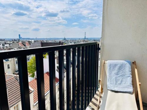 FLAT with TOUR EIFFEL view and Montmartre