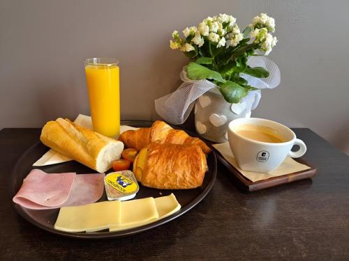 Foto dalla galleria di Ô Reflets - Citabelle for 4 - Studio 2 rooms view "Citadelle" a Dinant