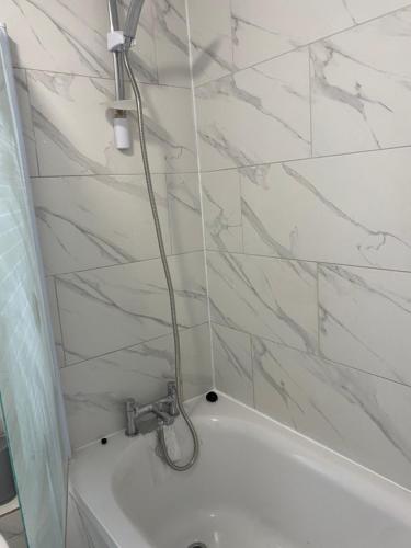 Phòng tắm tại london 14 shaw road se22 8dp