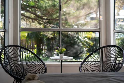 Κήπος έξω από το Popular Central Location King Bed The Repose
