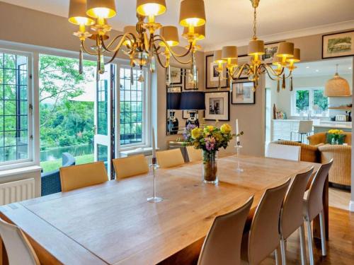 Fotografie z fotogalerie ubytování Luxury Riverside Mansion in Marlow v destinaci Maidenhead