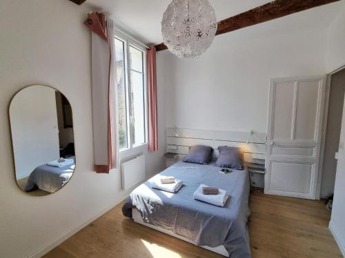 "Le White Pearl" by EnjoyNice, quiet 2-bedroom in Old Nice