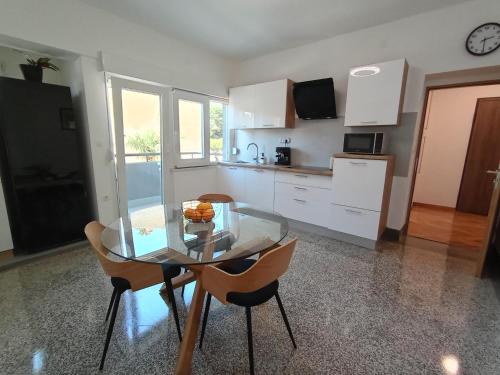 Novi prostrani apartman u strogom centru Pule