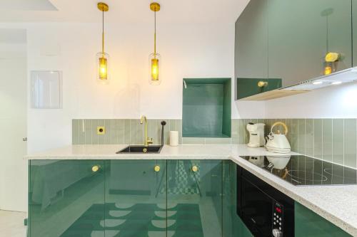 Refined and practical studio in historic center of Alicante
