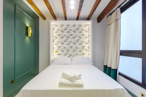 Refined and practical studio in historic center of Alicante