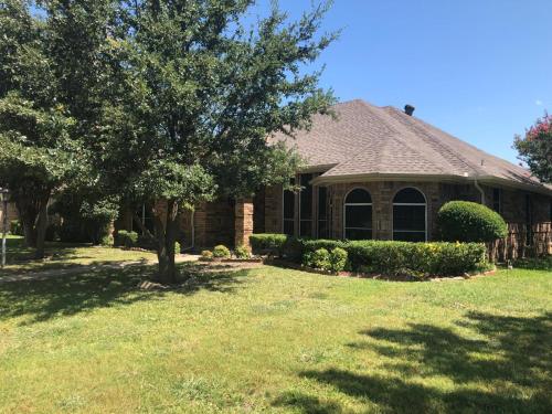 Luxurious Villa Mesquite 3BD 2BA with Poolにある庭