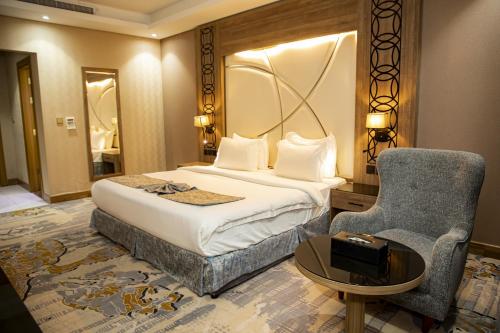 Postel nebo postele na pokoji v ubytování Mirnian Hotel
