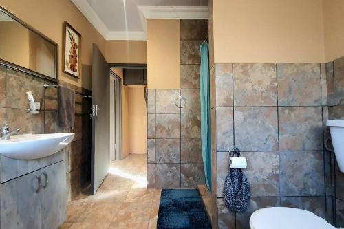 Salle de bains dans l'établissement Honeypot Fly Fishing Eco Chalet