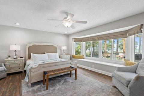 Voodi või voodid majutusasutuse Gorgeous! Petey's Place! Waterfront! Private Pool! Free Activities Included! toas