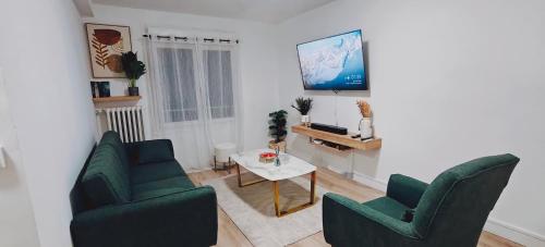 Kaylee Lounge