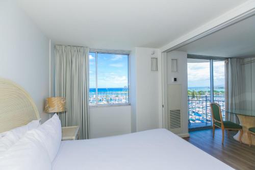 Ilikai Marina 1094 Yacht Harbor View 1BR_2
