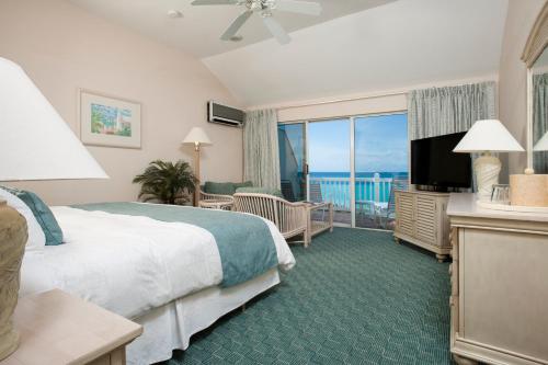Gallery image of Pompano Beach Club in Southampton