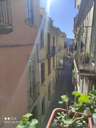 a view of an alley with buildings at Il Vicoletto in Isernia