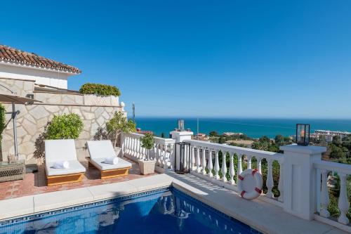 Villa with sea views & Heated pool
