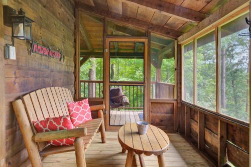 Secluded Sevierville Cabin w/ Hot Tub! photo 10