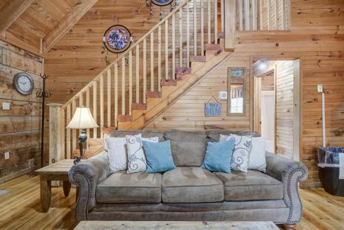 Secluded Sevierville Cabin w/ Hot Tub! photo 12