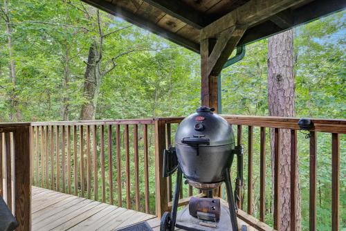 Secluded Sevierville Cabin w/ Hot Tub! photo 26
