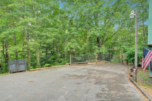 Secluded Sevierville Cabin w/ Hot Tub! photo 29