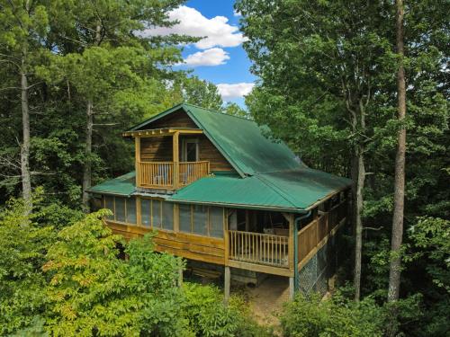Secluded Sevierville Cabin w/ Hot Tub! photo 7