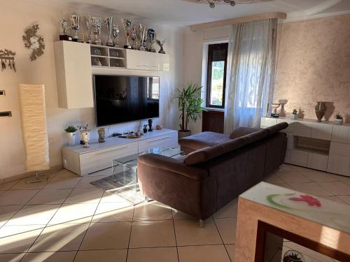 TV a/nebo společenská místnost v ubytování STAY IN NAPLES - Cozy apartment with kitchen