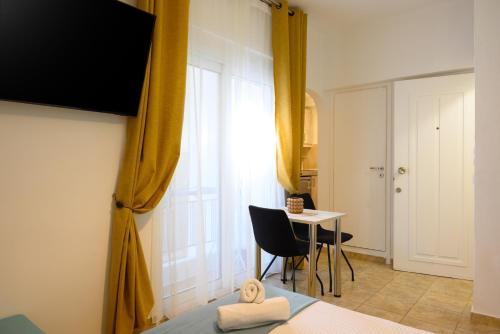 TV a/nebo společenská místnost v ubytování Simple home