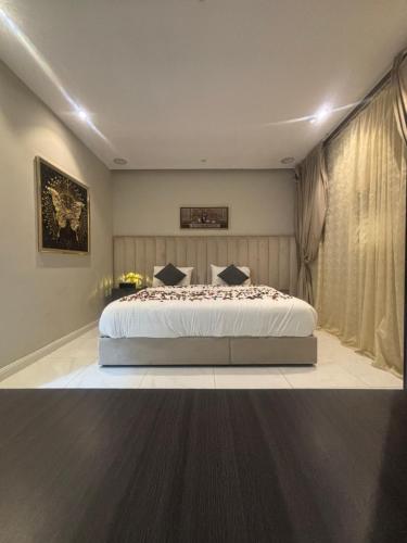 Giường trong phòng chung tại جودة الحياة
