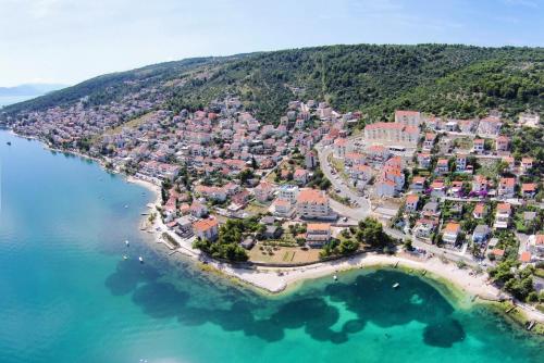 Apartments with swimming pool Mastrinka, Ciovo - 11717