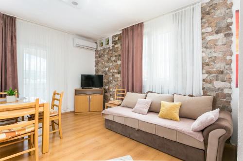 Apartments by the sea Mastrinka, Ciovo - 23399