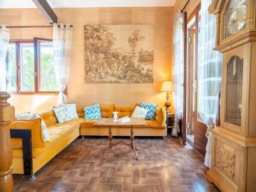 Villa in France with Vineyards and Nature Views