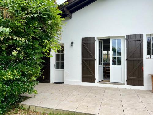 Maison de Vacances à Ciboure - Calme et Proche Commerces - FR-1-239-1086