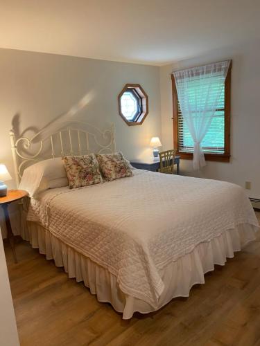 Cama o camas de una habitación en Victorian by the Sea