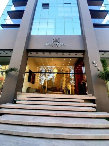 eine Treppe vor einem Gebäude in der Unterkunft Monoambiente completo, amplio y céntrico in Santa Cruz de la Sierra