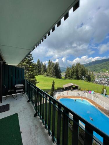 Studio ski aux pieds vue superbe sur les pistes